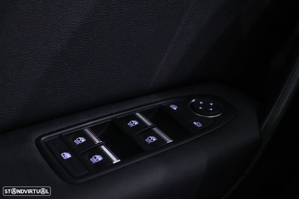 Renault Captur 1.0 TCe Techno Bi-Fuel - 25