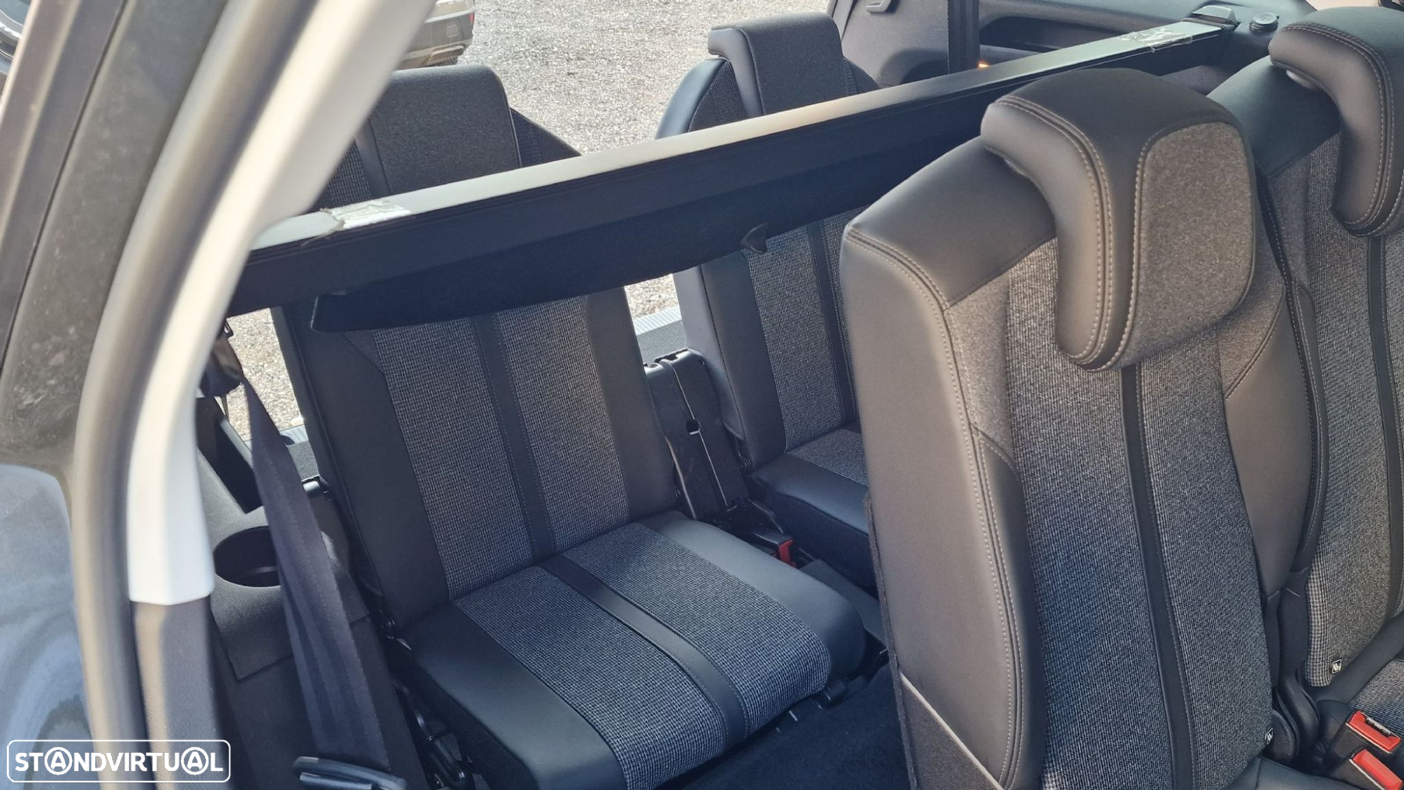 Peugeot 5008 1.5 BlueHDi Allure EAT8 - 36