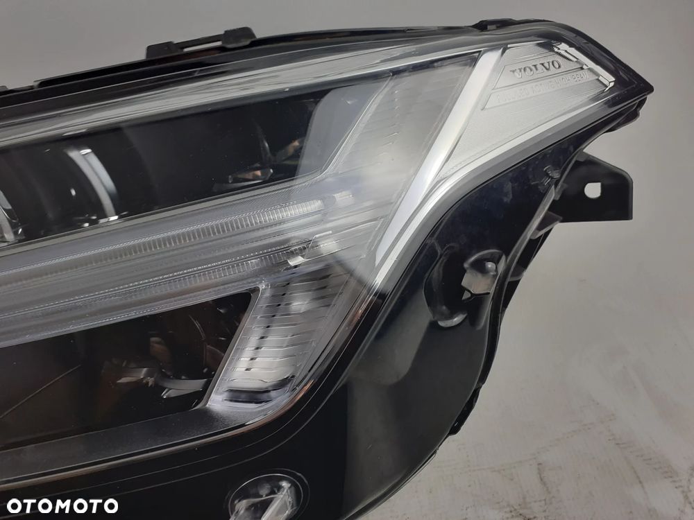 XC90 lampa lewa full led 15-22r. 32228688 - 3