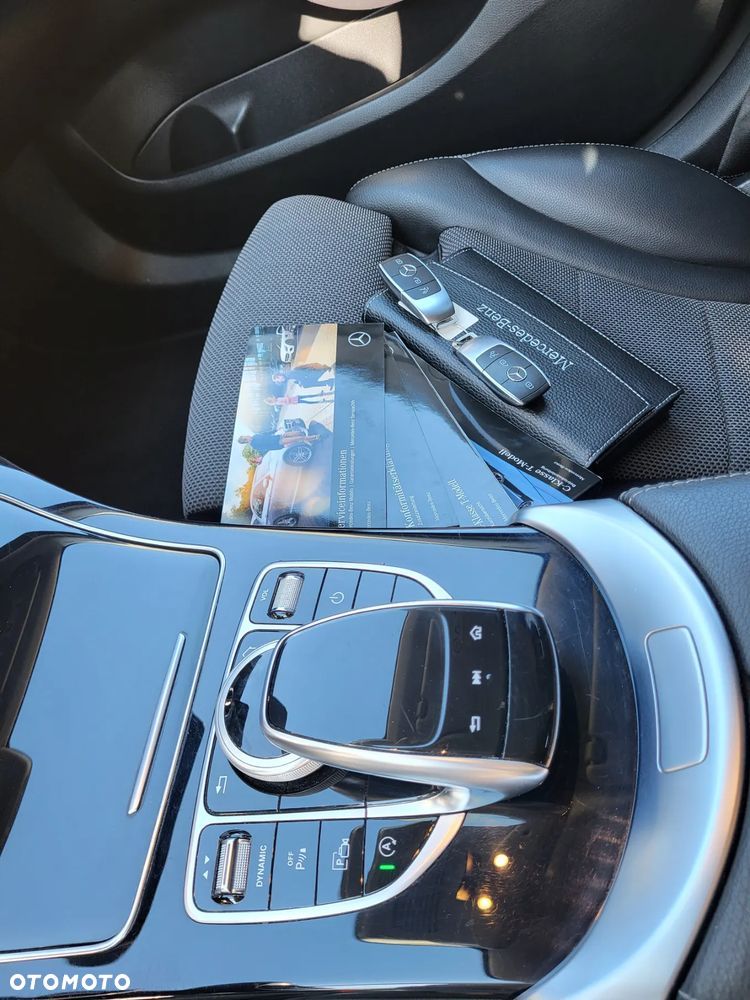 Mercedes-Benz Klasa C 220 d 9G-TRONIC - 23