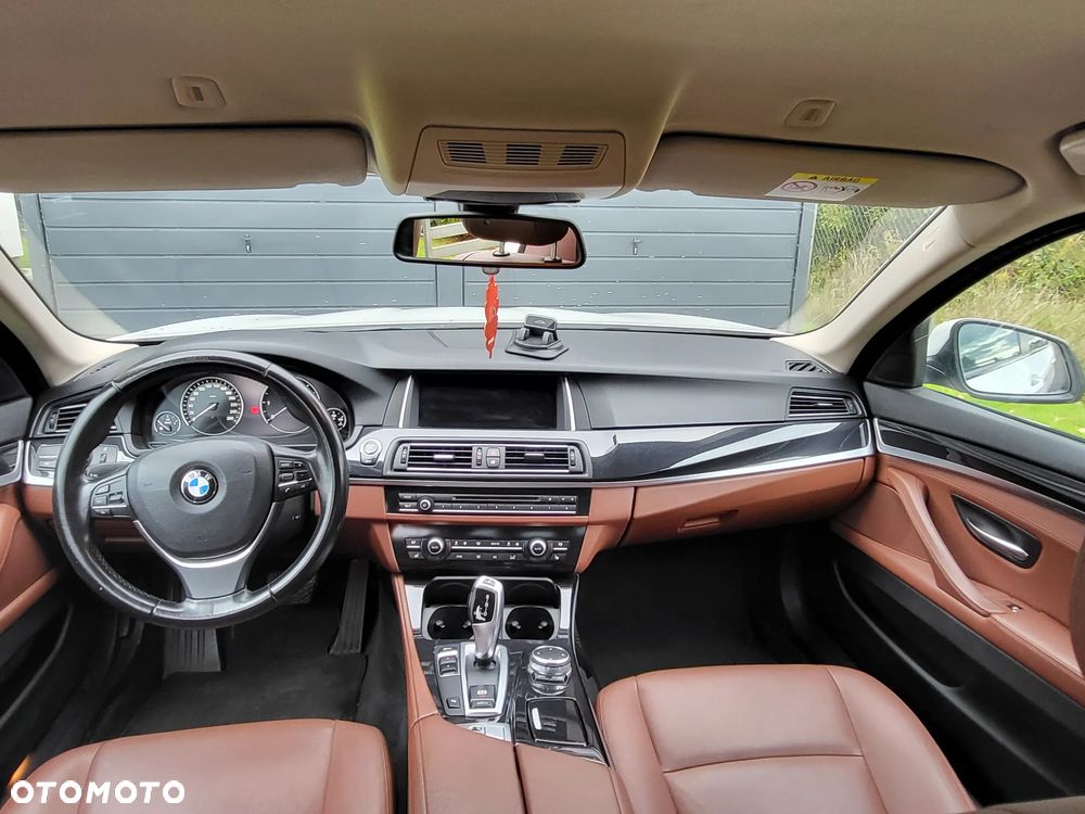 BMW Seria 5 520d Luxury Line - 10