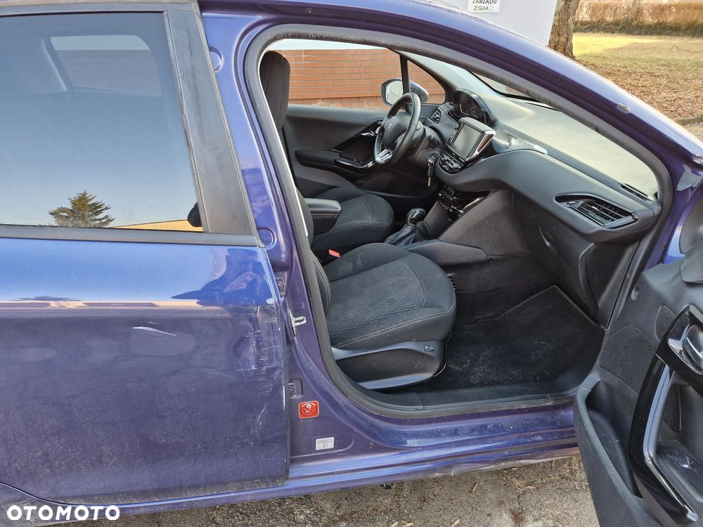 Peugeot 208 Blue-HDi 100 Stop&Start Style - 12