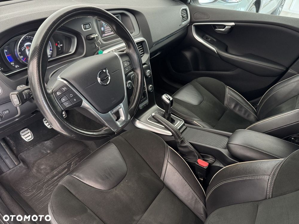 Volvo V40 T3 Drive-E R-Design Momentum - 12