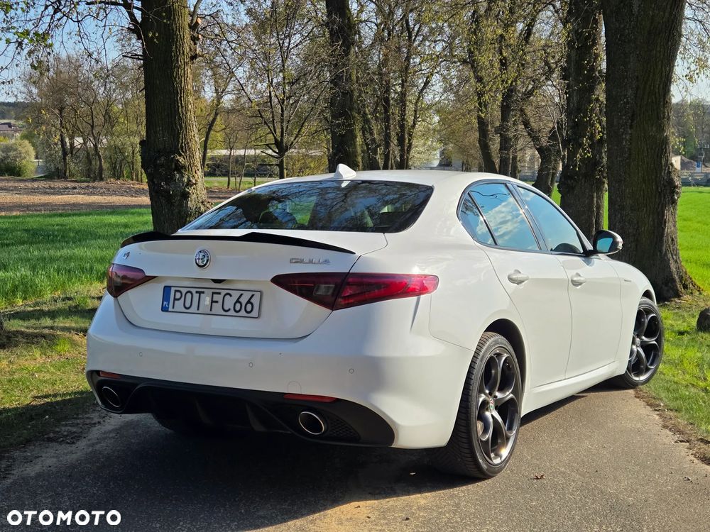 Alfa Romeo Giulia 2.2 AT8-Q4 Veloce - 21