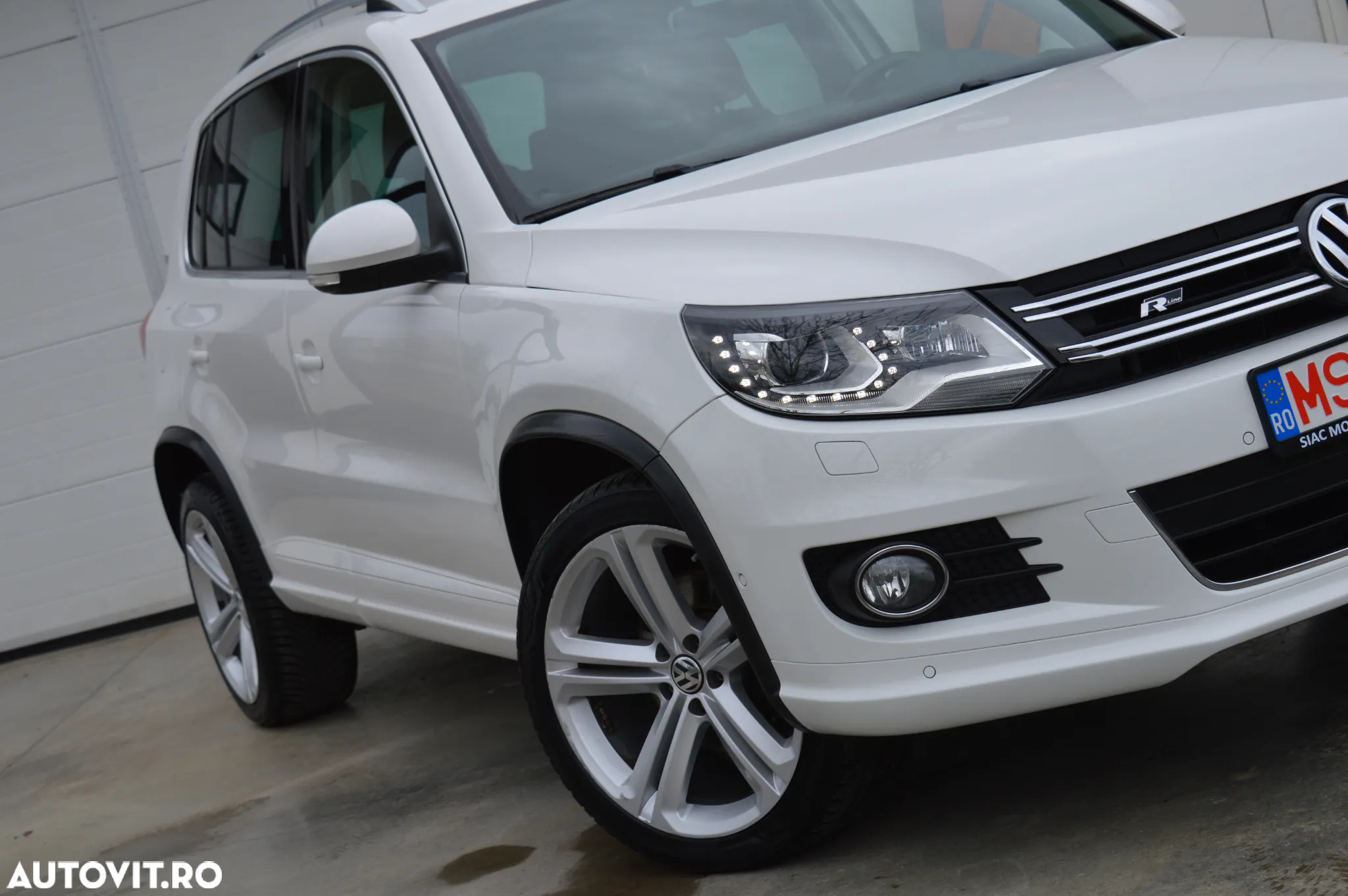 Volkswagen Tiguan - 10