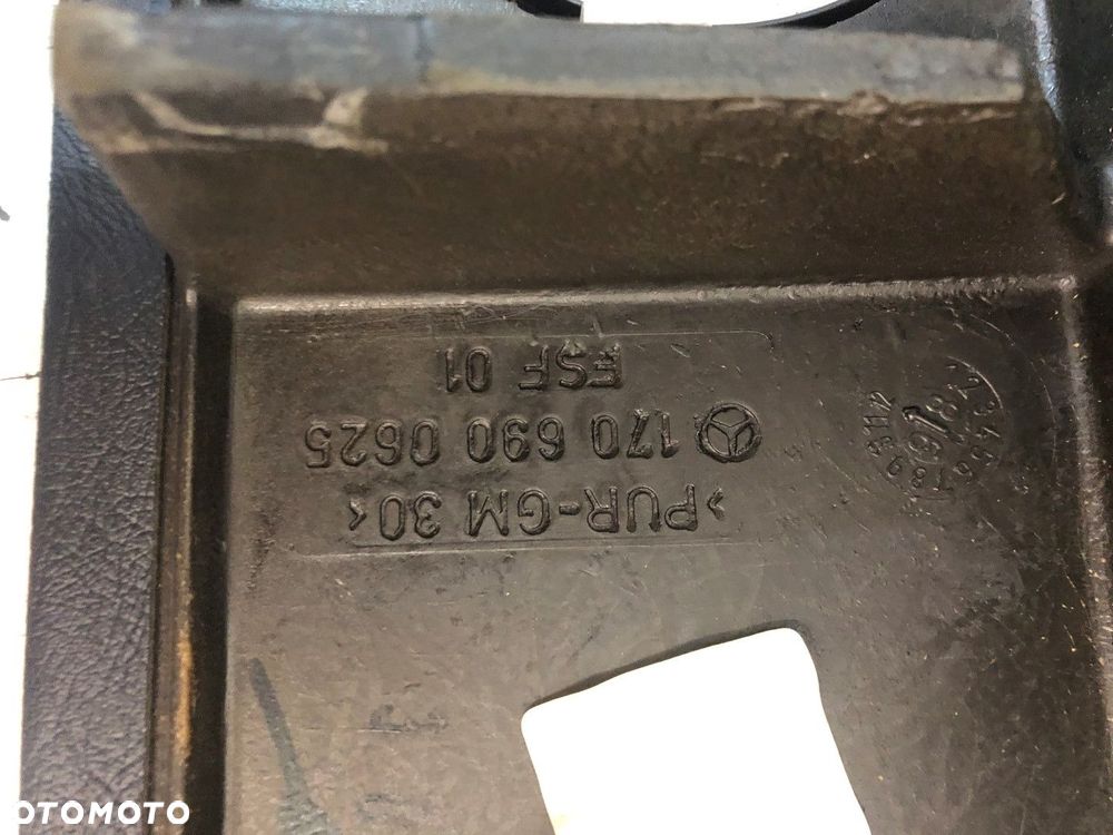 osłona zagłówków tył mercedes r170 2.0 99r 744 - 3