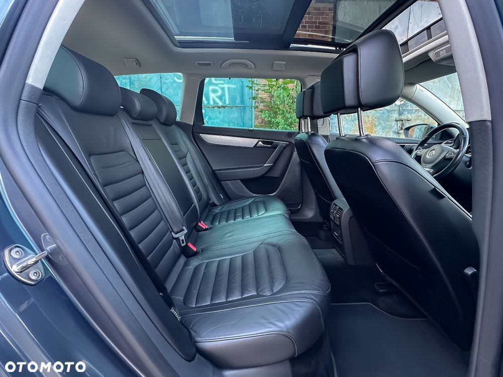 Volkswagen Passat 2.0 TDI Highline - 36