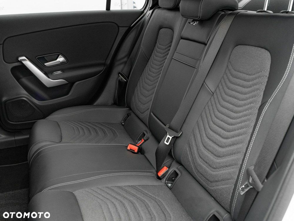 Mercedes-Benz Klasa A 200 d Progressive 8G-DCT - 25