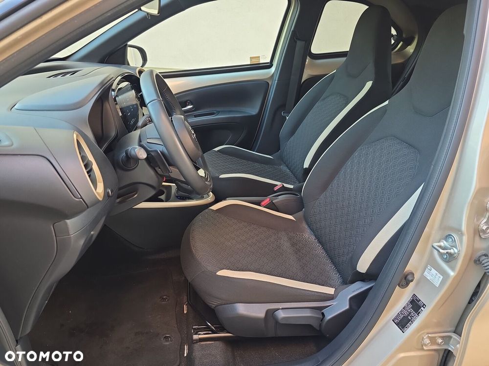 Toyota Aygo X 1.0 VVT-i Style CVT - 11