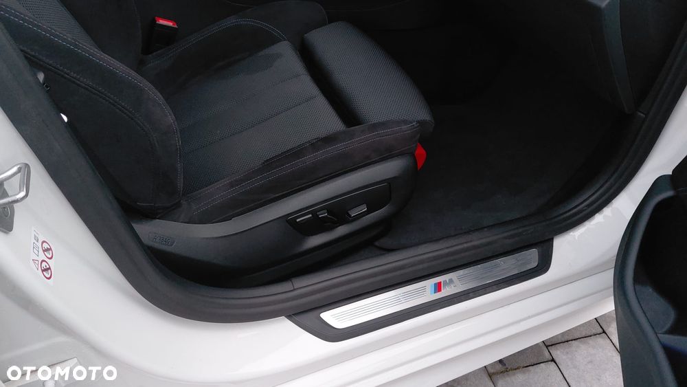 BMW Seria 5 518d Sport Line - 38