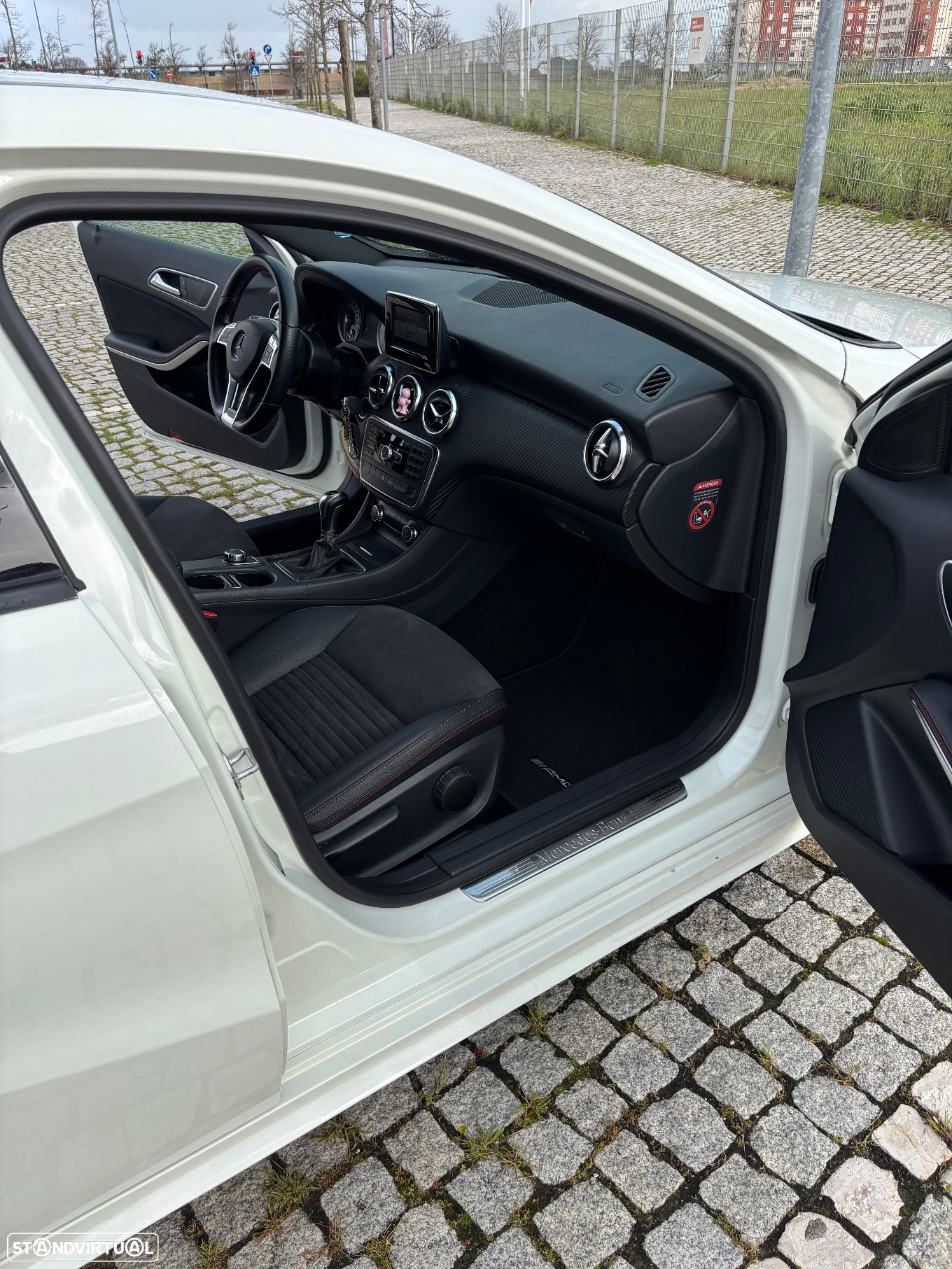 Mercedes-Benz A 200 CDi BE AMG Line - 19