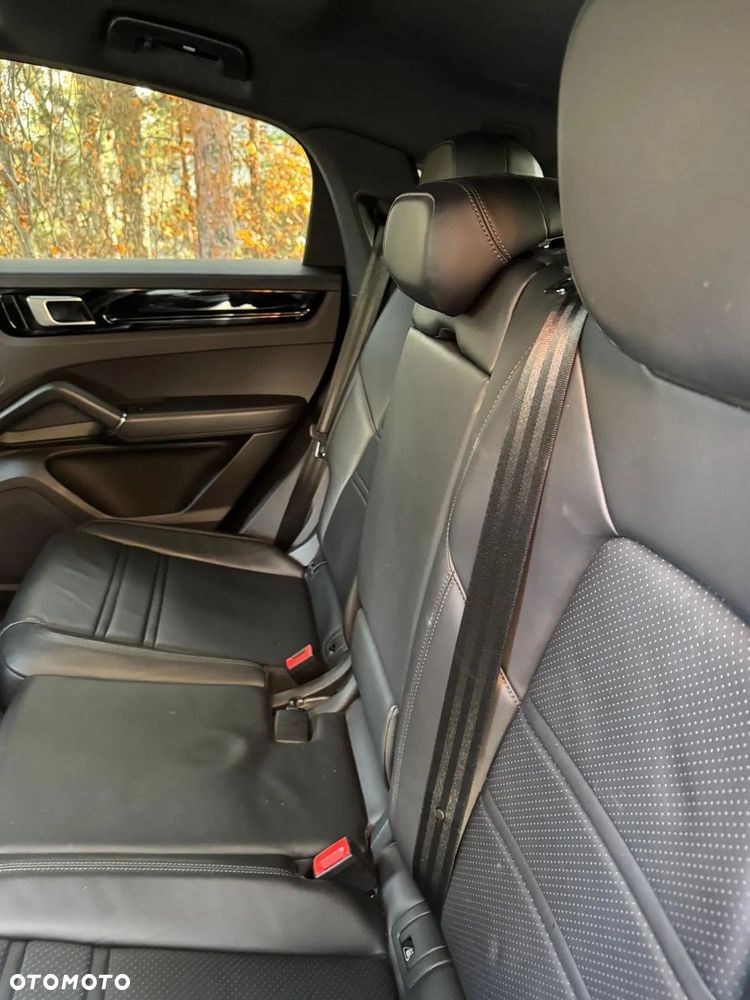 Porsche Cayenne - 8
