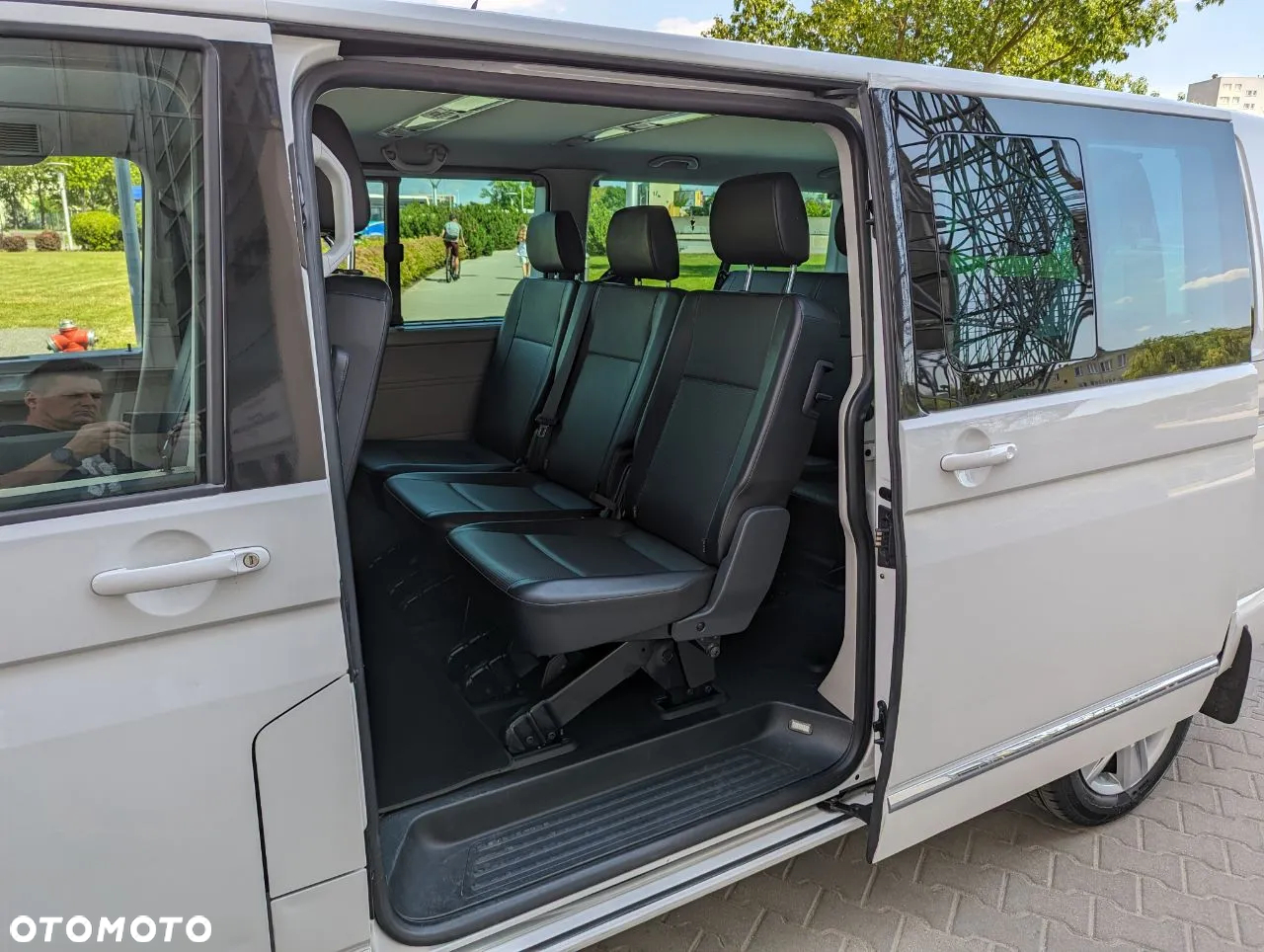 Volkswagen Caravelle - 14
