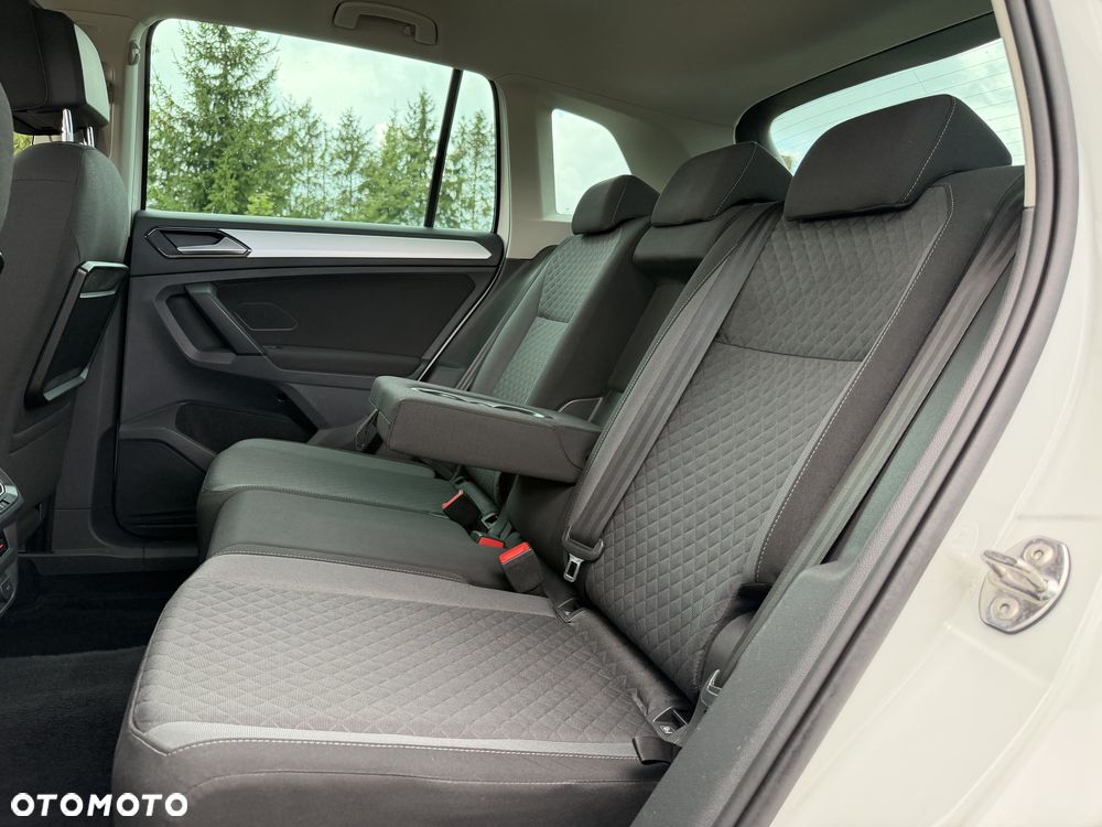Volkswagen Tiguan - 32