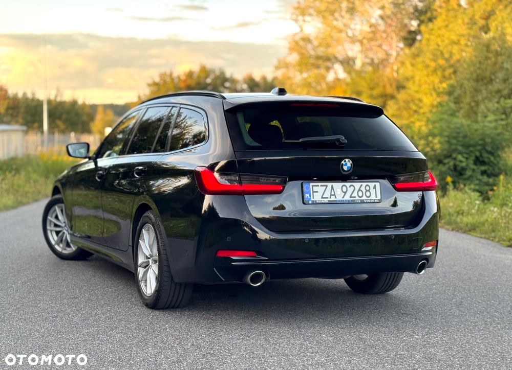 BMW Seria 3 318d Touring Sport Line - 12