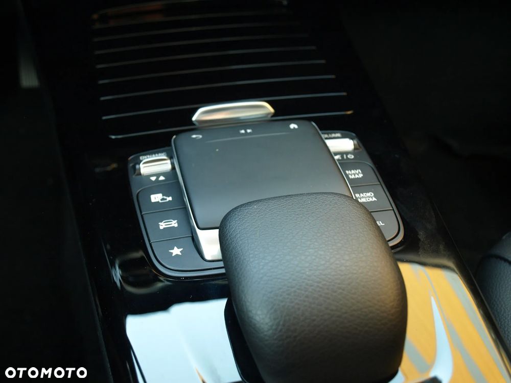 Mercedes-Benz CLA 220 d 8G-DCT - 18