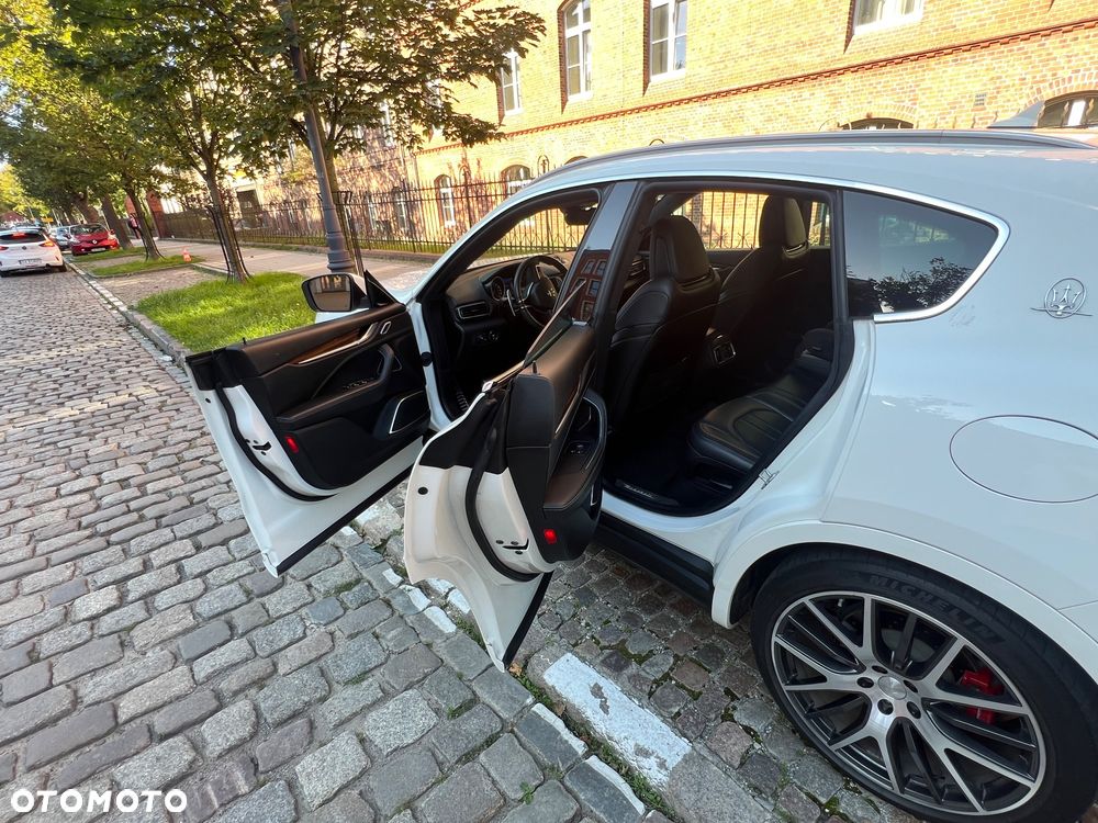 Maserati Levante Modena S - 27