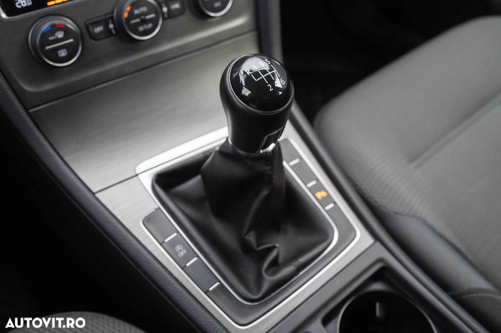 Volkswagen Golf 2.0 TDI DPF BMT Comfortline - 23