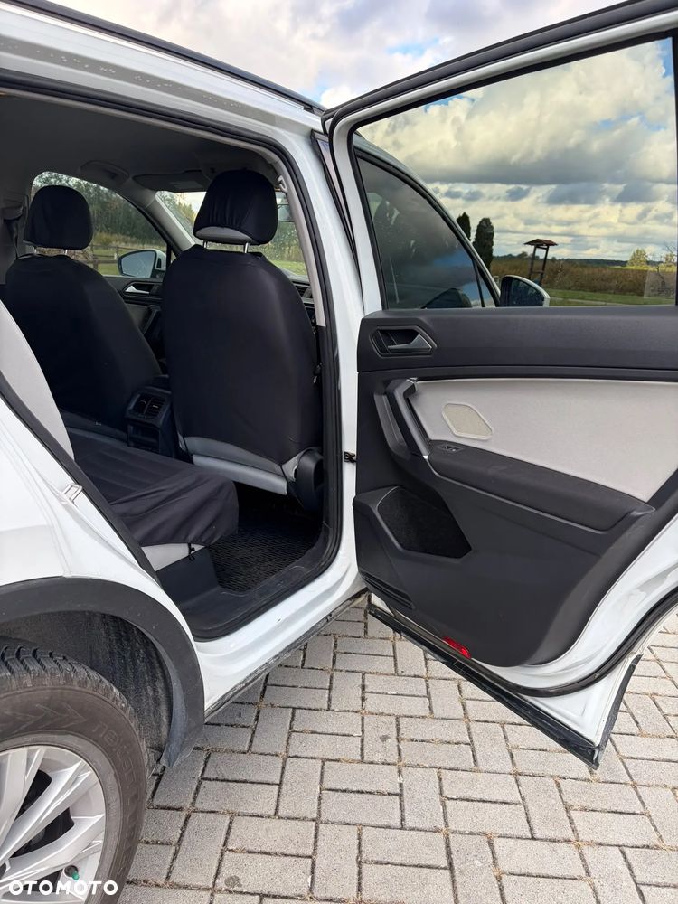 Volkswagen Tiguan - 32