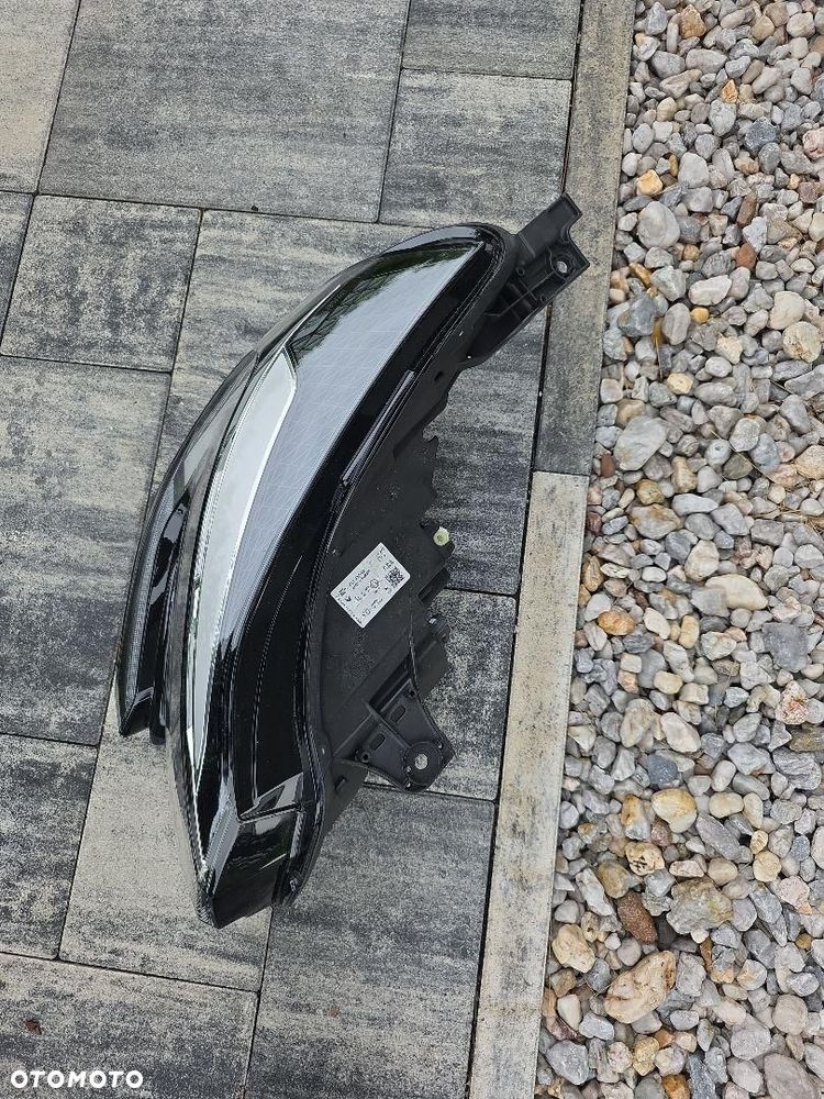 RENAULT CAPTUR II Lampy Kompletne Full Led 260608054R 260104095R Krótki Led - 12