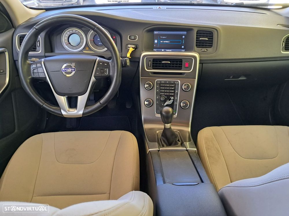 Volvo V60 2.0 D3 Momentum - 15