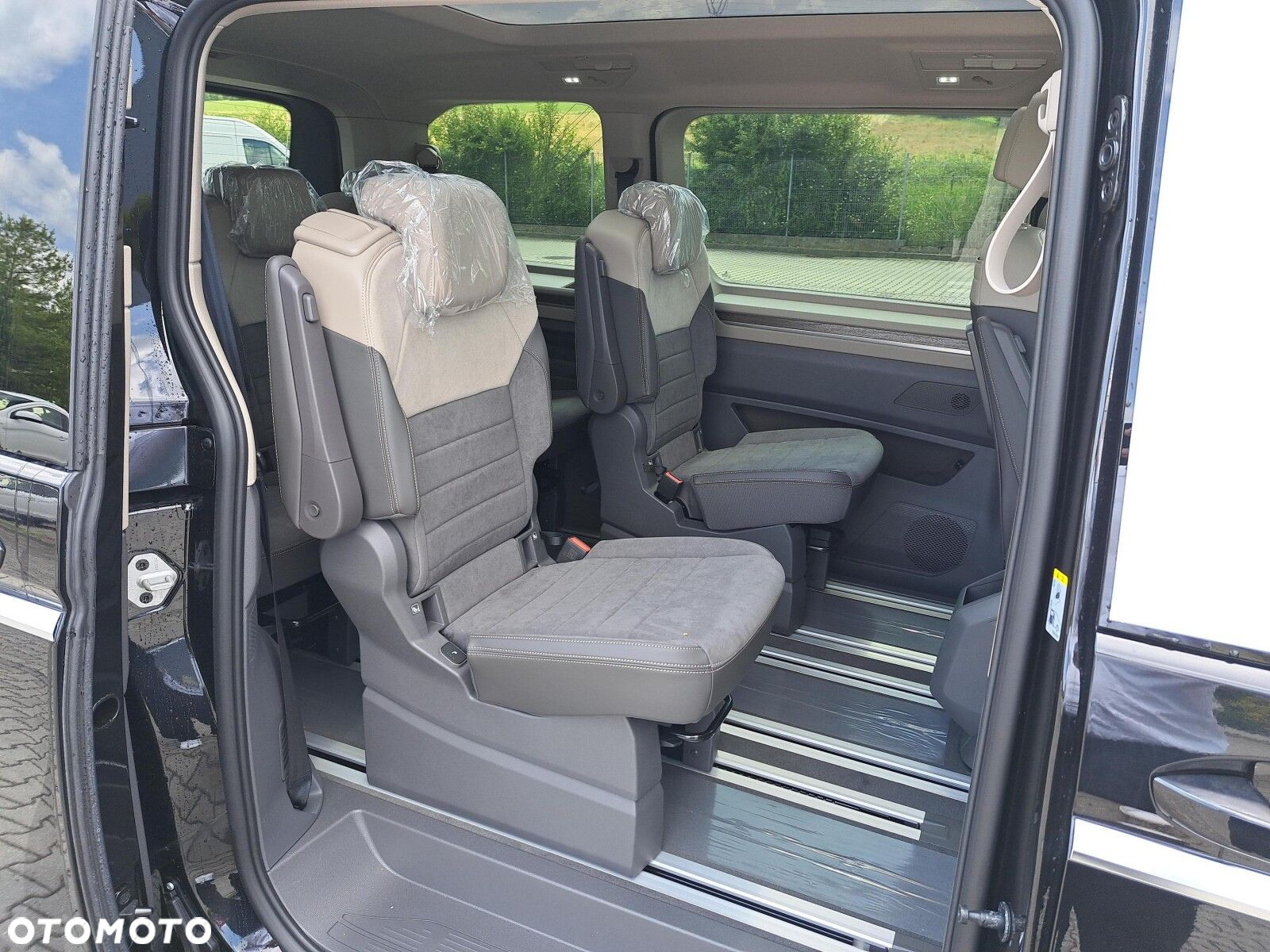 Volkswagen Multivan - 16