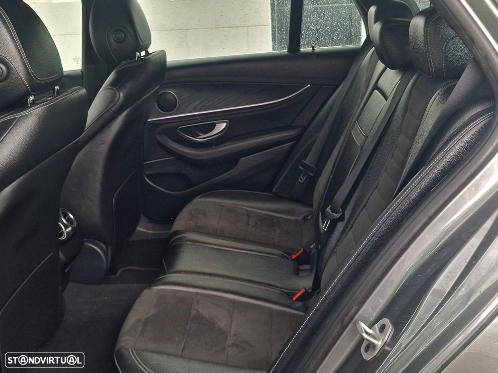 Mercedes-Benz E 300 de 9G-TRONIC AMG Line - 11