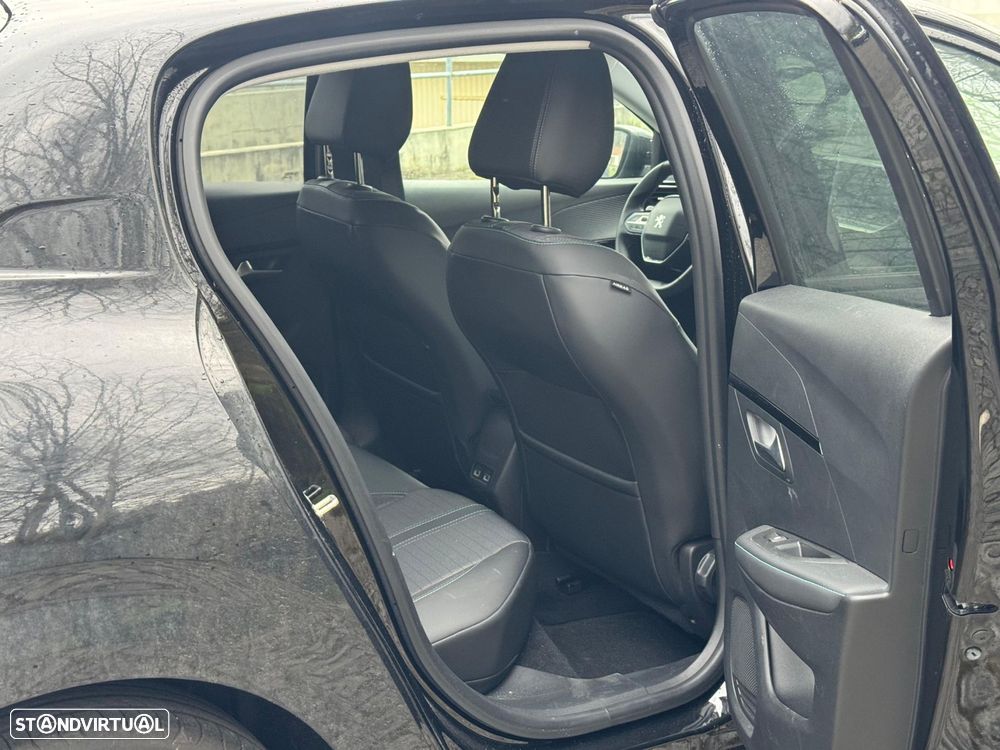 Peugeot 208 1.2 PureTech Allure EAT8 - 30