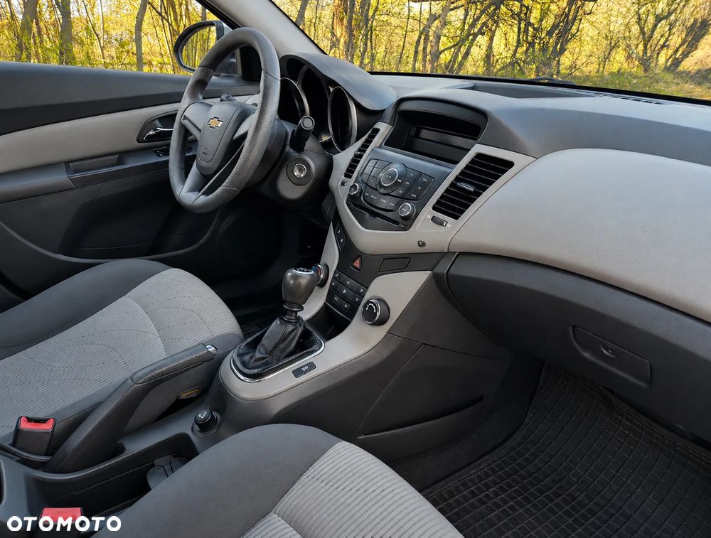 Chevrolet Cruze 1.6 LS - 7
