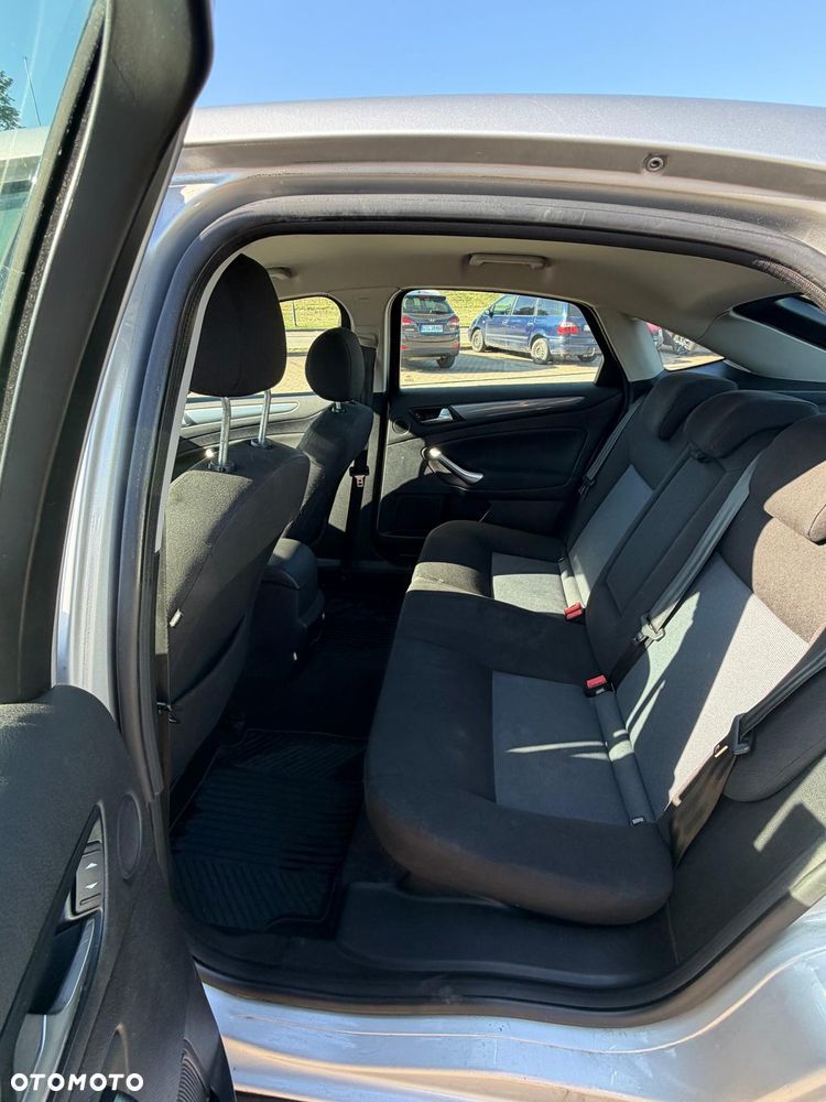 Ford Mondeo 2.0 TDCi Trend - 10