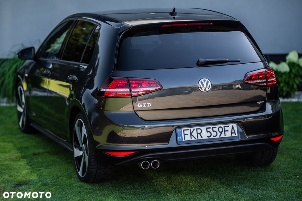 Volkswagen Golf - 11