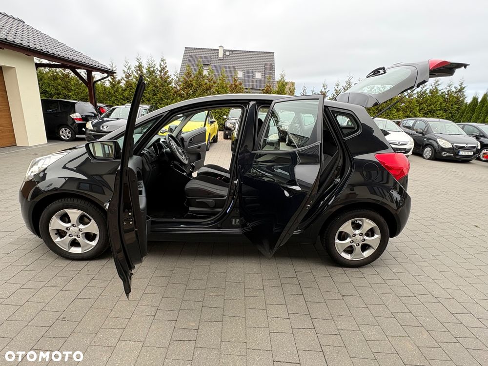 Kia Venga - 15