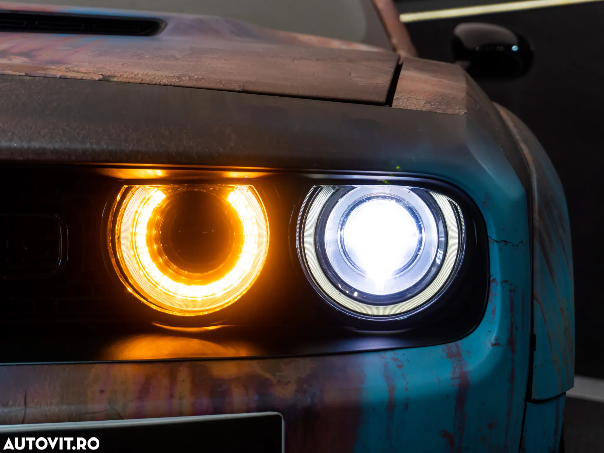 Dodge Challenger - 12