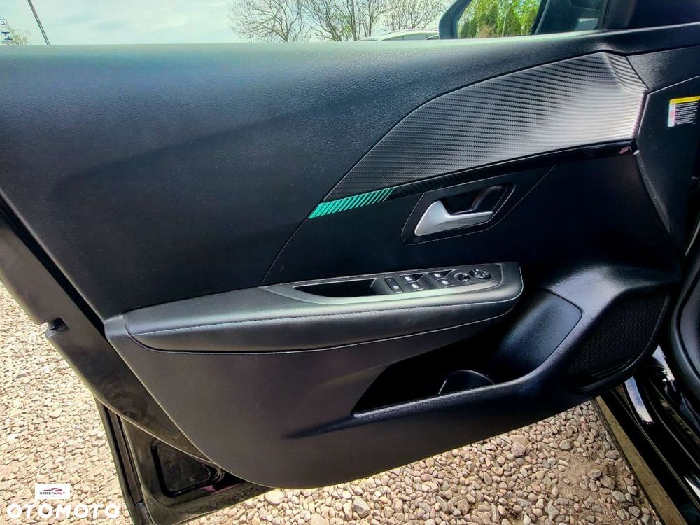 Peugeot 208 - 30