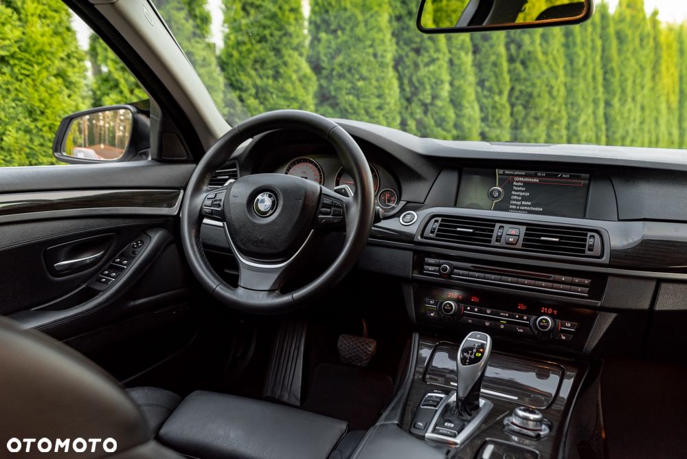 BMW Seria 5 520d Sport-Aut - 25