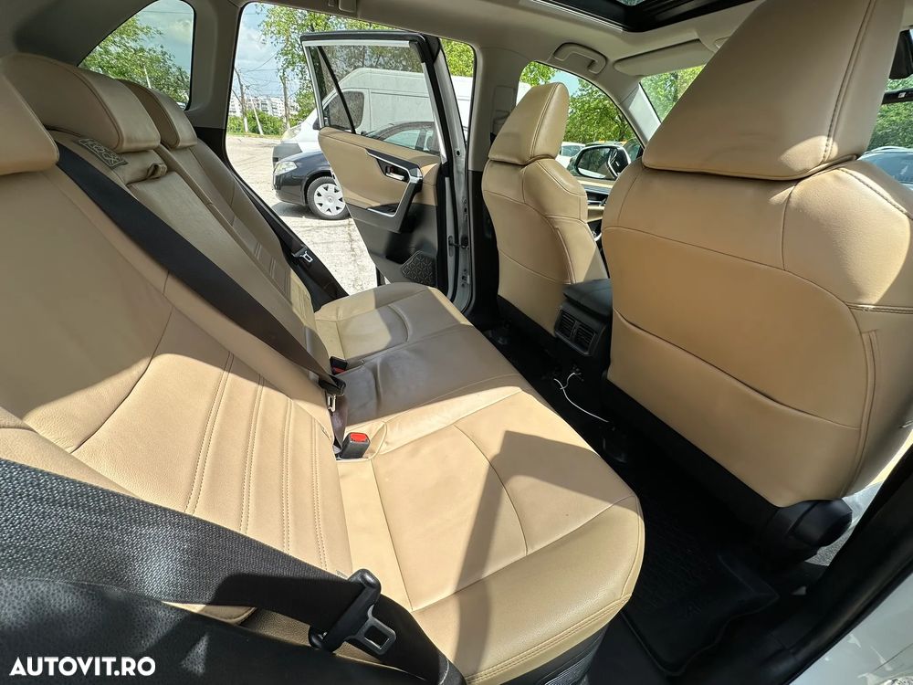 Toyota RAV4 - 24