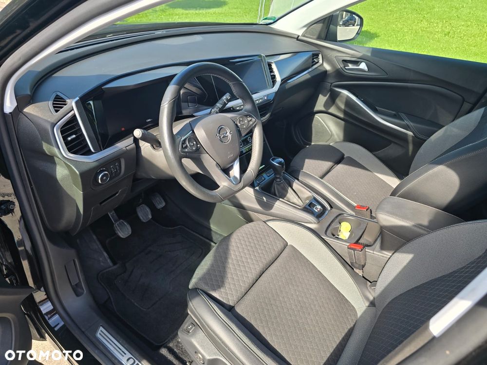 Opel Grandland 1.2 T Business Edition S&S - 11