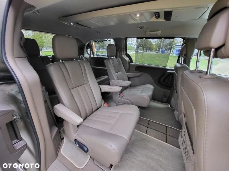 Chrysler Town & Country 3.6 Touring - 33
