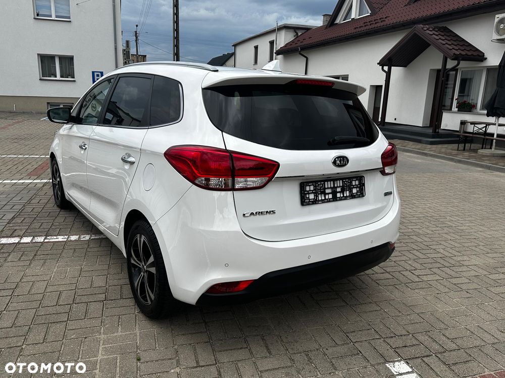 Kia Carens - 11