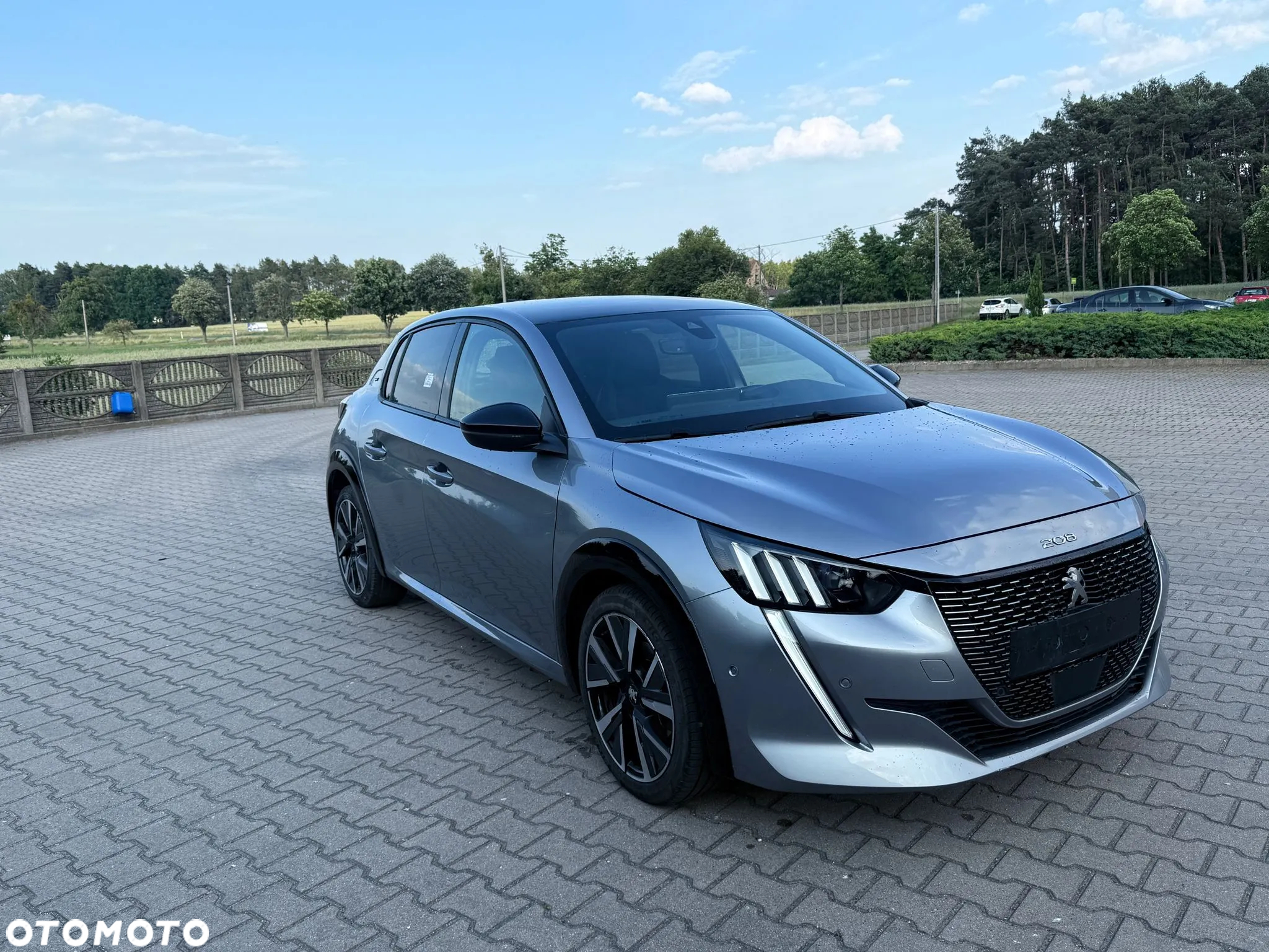 Peugeot 208 PureTech 100 GT - 2