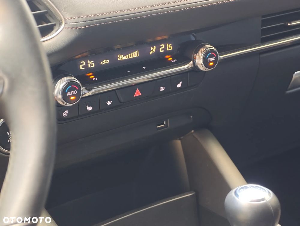 Mazda 3 SKYACTIV-G 2.0 M-Hybrid SELECTION - 29