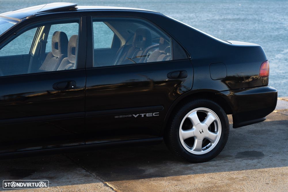 Honda Civic 1.6 VTi - 33