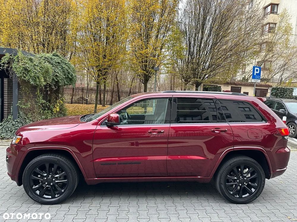 Jeep Grand Cherokee - 25