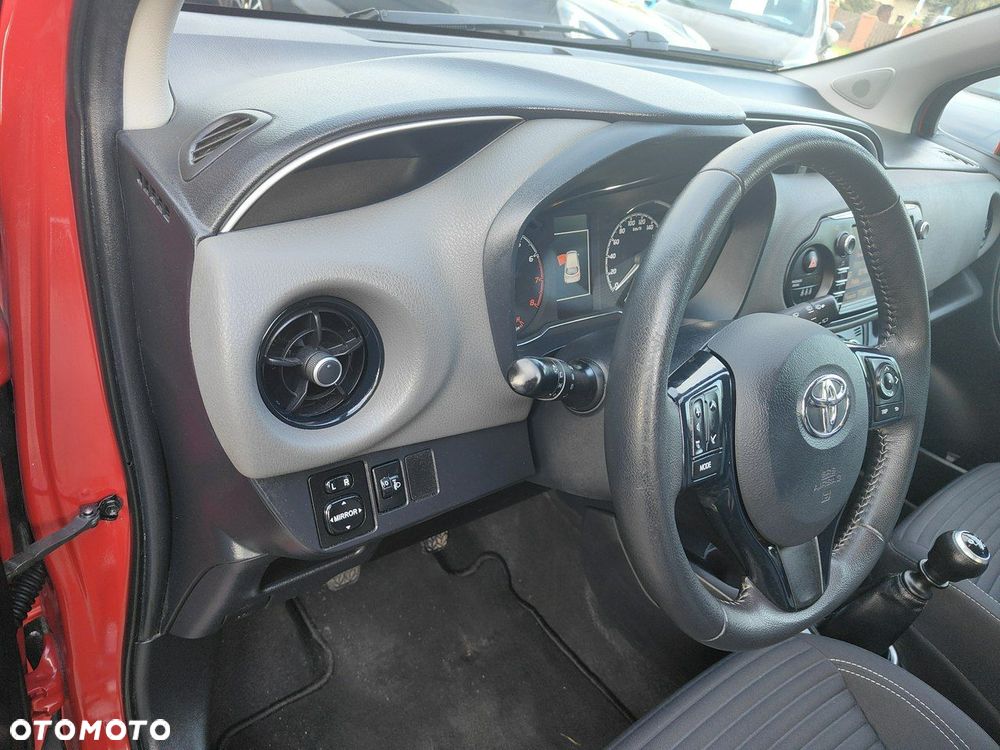 Toyota Yaris - 11