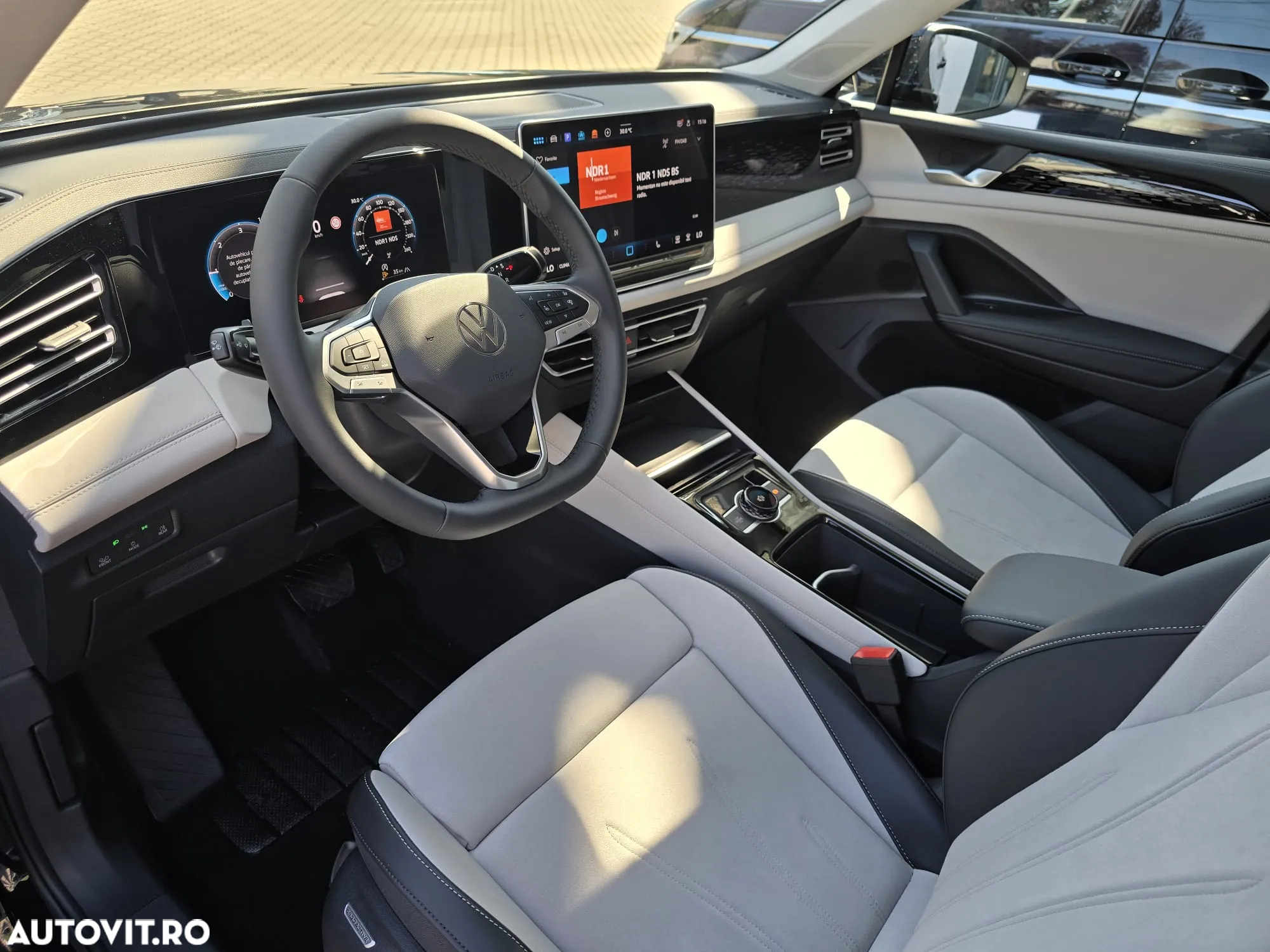 Volkswagen Tiguan 2.0 TDI DSG 4Motion Elegance - 9