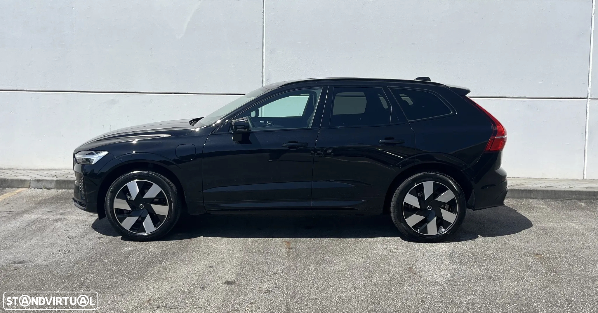 Volvo XC 60 2.0 T6 PHEV Plus Dark AWD - 8