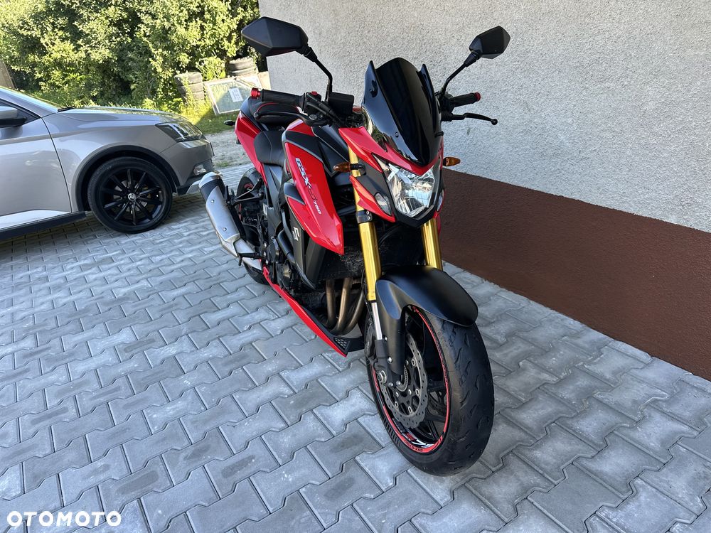 Suzuki GSX - 34