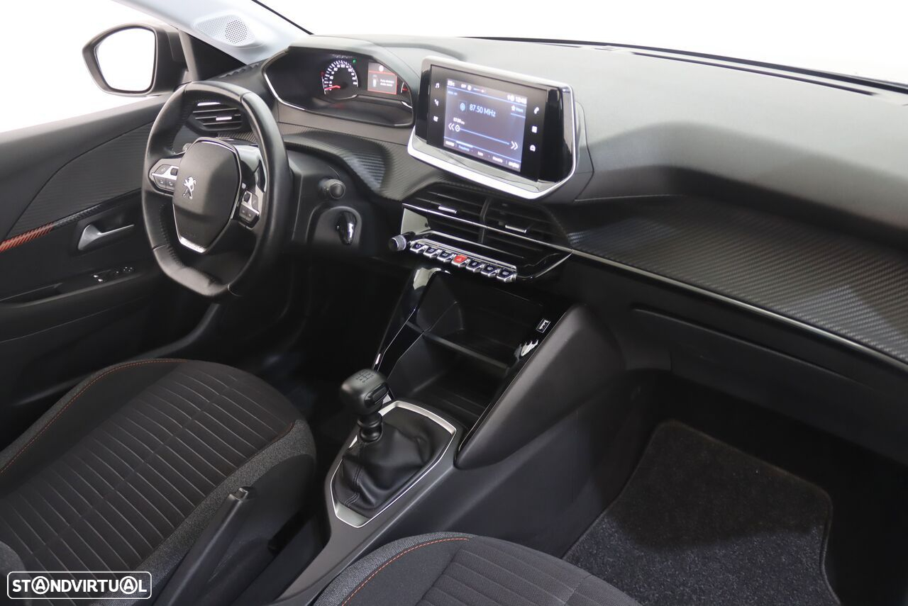 Peugeot 208 - 5