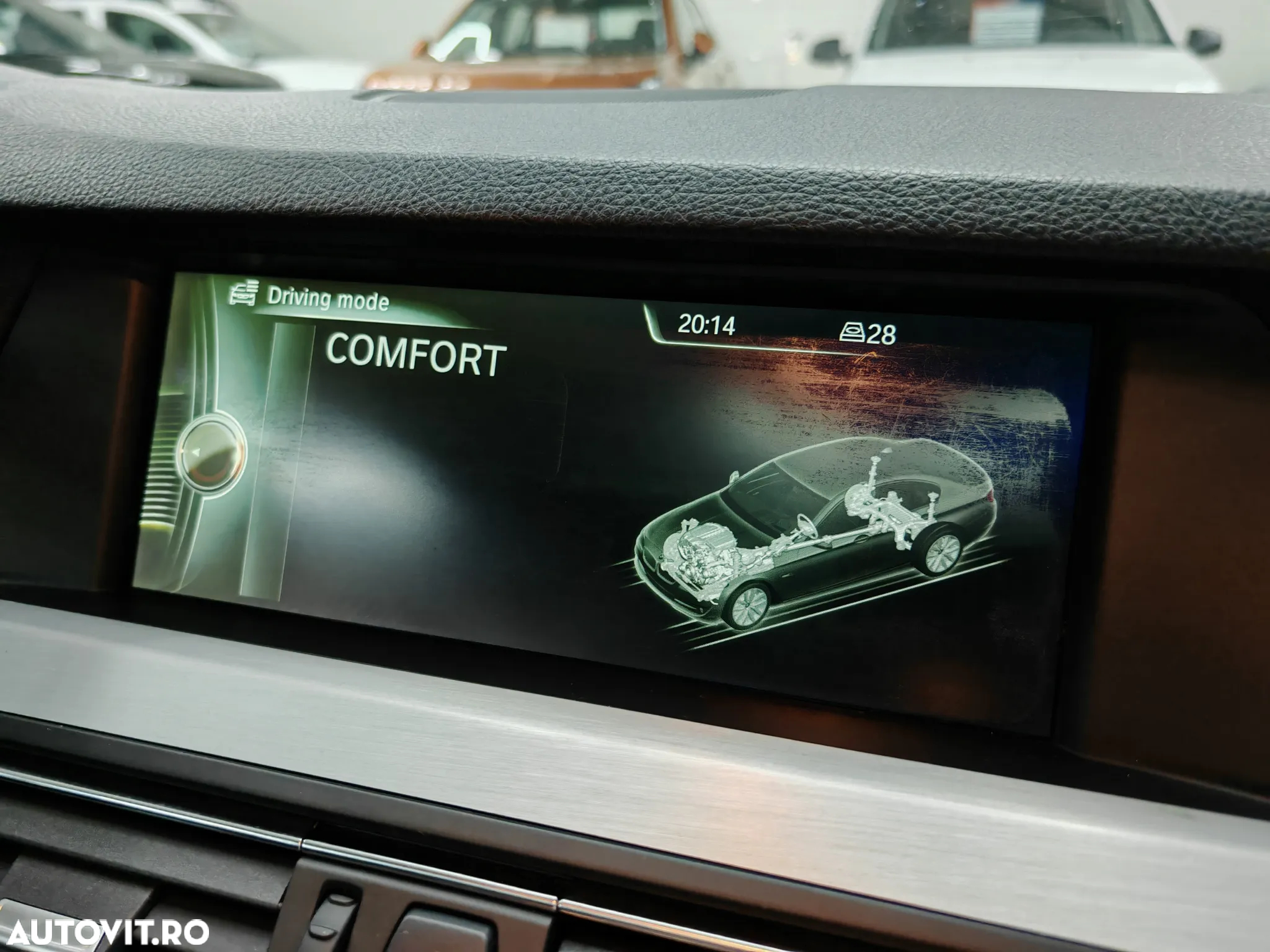BMW Seria 5 520i Sport-Aut. - 32
