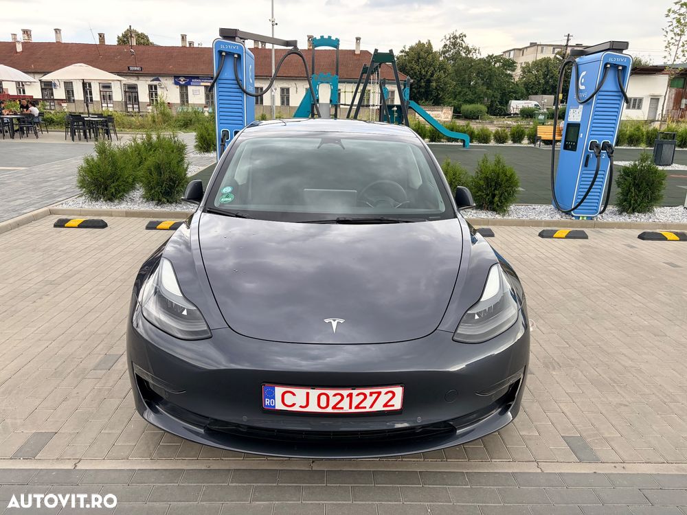 Tesla Model 3 - 1